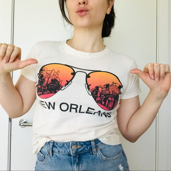 New Orleans Tee w/ Aviator Glasses Graphic - Picture 2 of 10